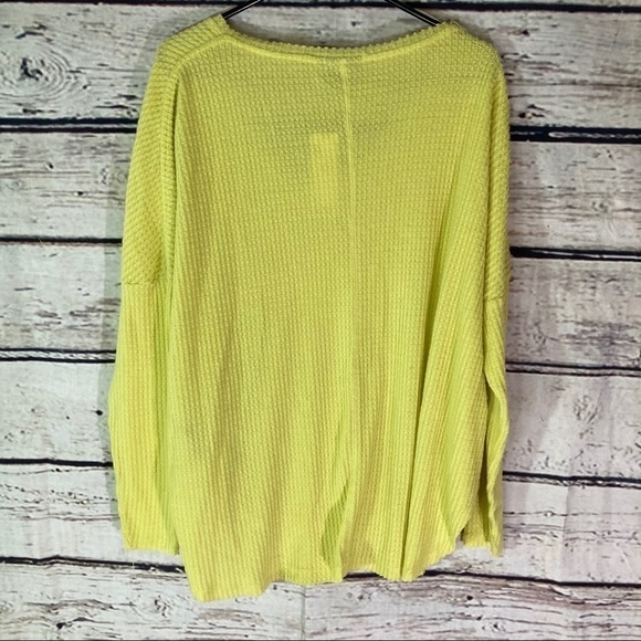 URBAN Outfitters Super Soft Citron Oversized Waffle Knit Top NWT - Picture 5 of 10